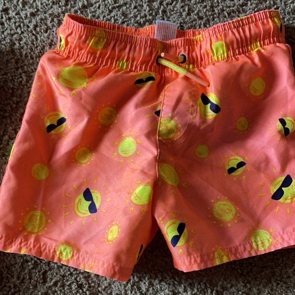 Boys bundle swim trunks 2T - Picture 4 of 5